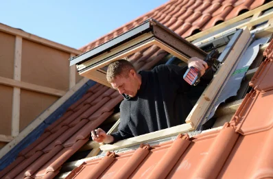 Pose de fenêtres de toit Velux à Rémelfang